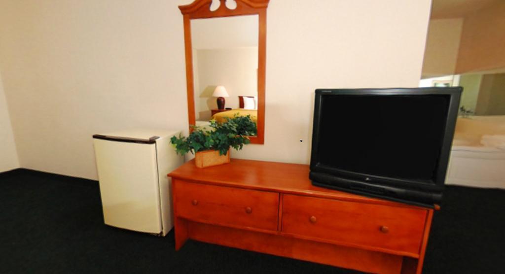 Quality Inn & Suites Chesterfield Village Springfield Dış mekan fotoğraf