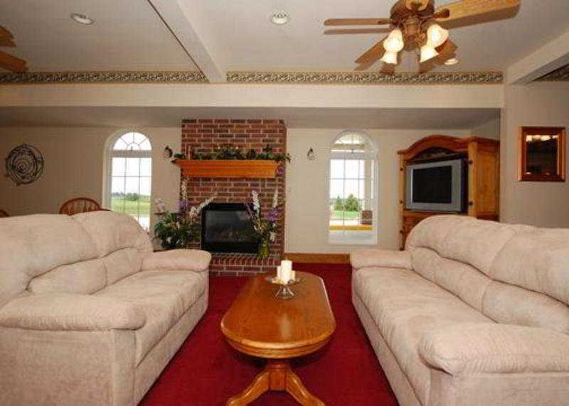 Quality Inn & Suites Chesterfield Village Springfield Dış mekan fotoğraf
