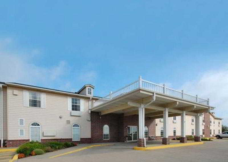 Quality Inn & Suites Chesterfield Village Springfield Dış mekan fotoğraf