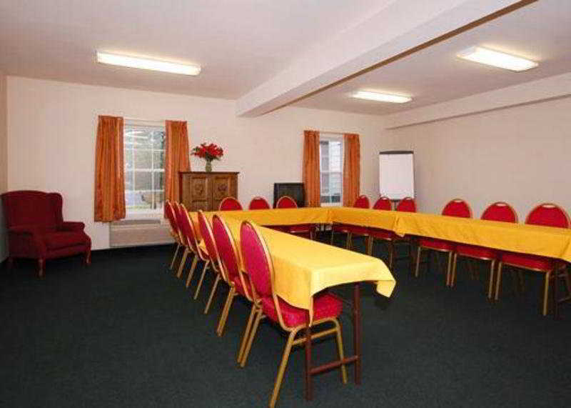 Quality Inn & Suites Chesterfield Village Springfield Dış mekan fotoğraf