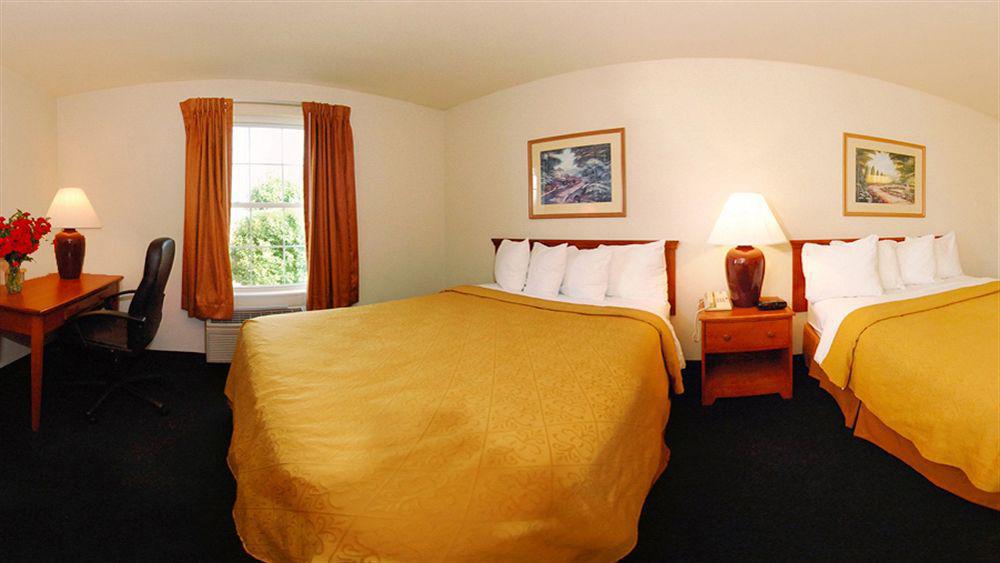 Quality Inn & Suites Chesterfield Village Springfield Dış mekan fotoğraf